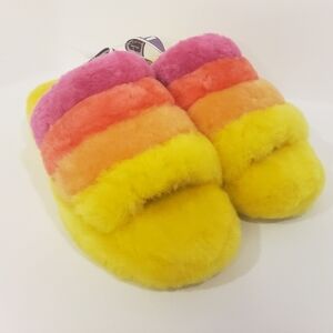 680- UGG SLIP-ON WOMEN'S PLATFORM PRIDE RAINBOW FLUFF SHEEPSKIN SLIPPERS Sz 7